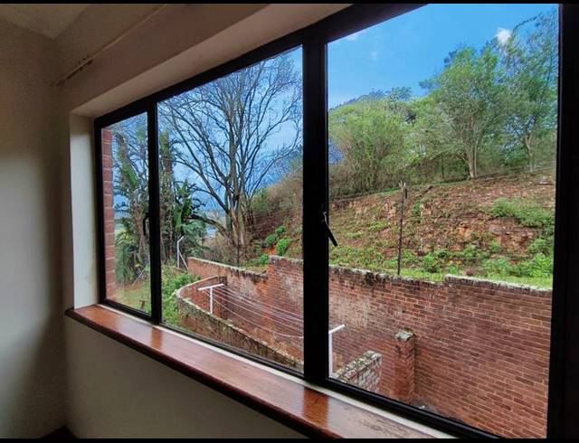 2 BEDROOM APARTMENT FOR SALE IN CLARENDON